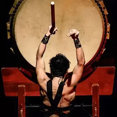 Spettacolo dei tamburi Taiko: Takuya Taniguchi