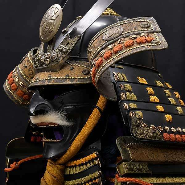 Mostra di elmi dei samurai