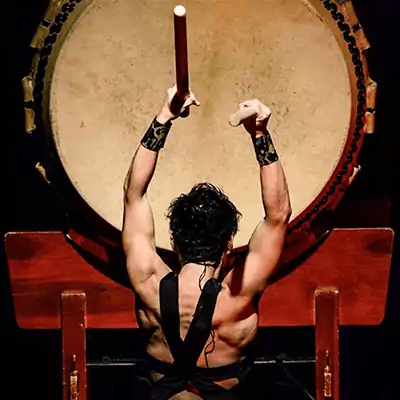 Spettacolo dei tamburi Taiko: Takuya Taniguchi